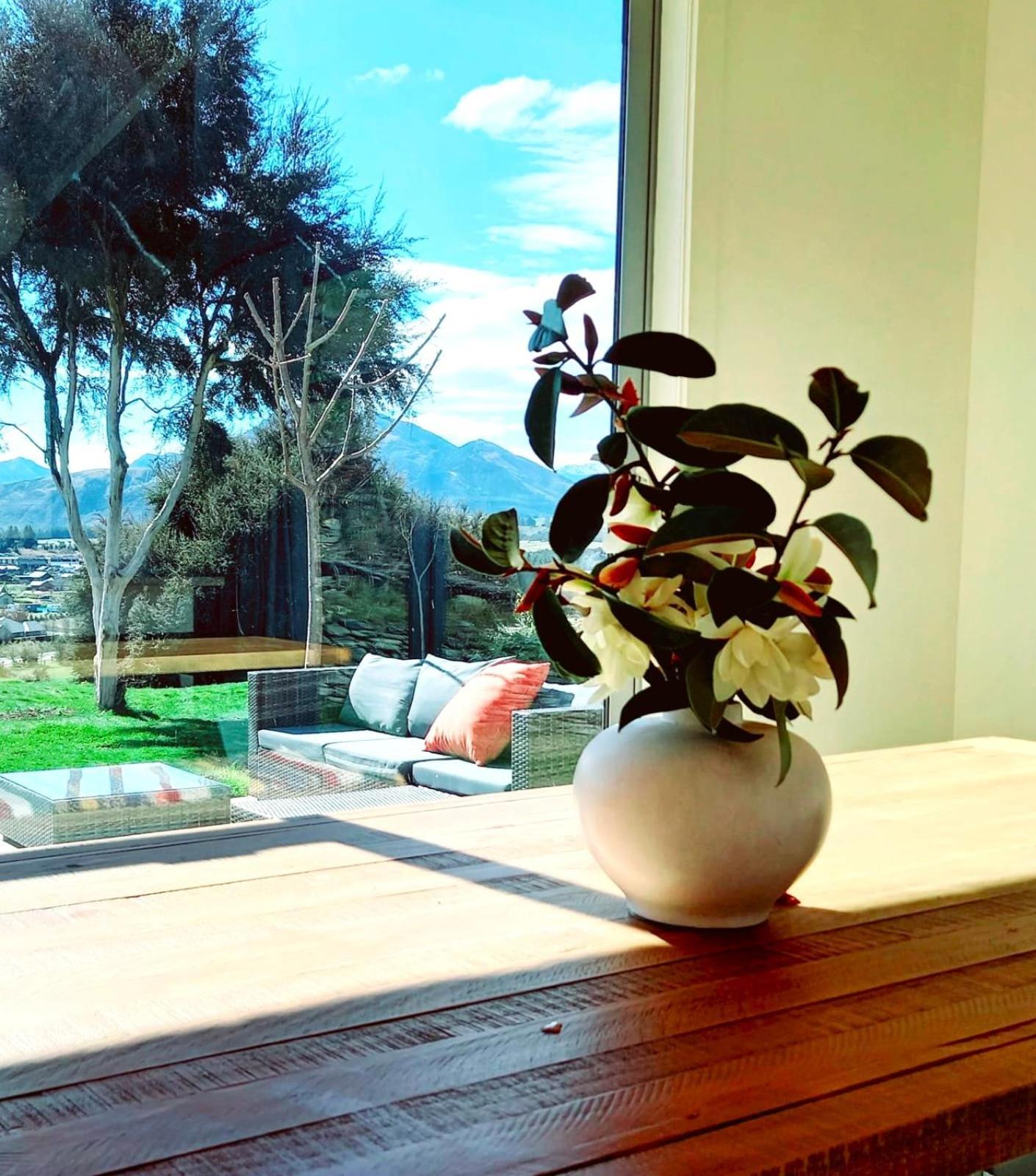 The Hidden Spring Hotel Wanaka Bagian luar foto