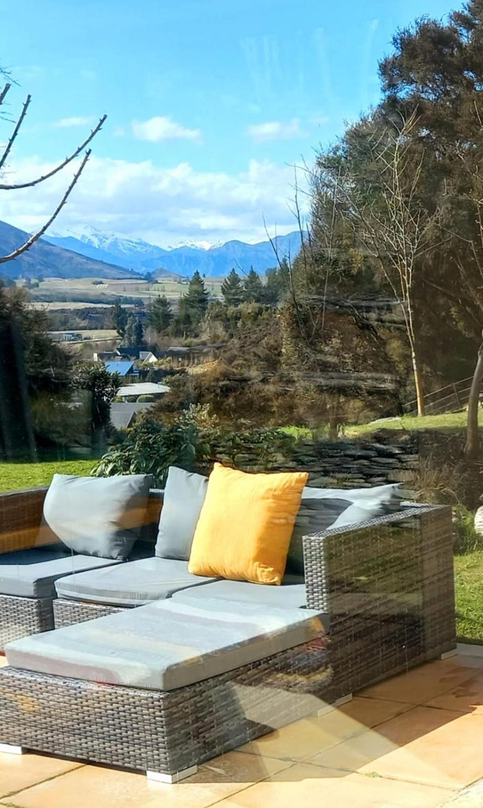 The Hidden Spring Hotel Wanaka Bagian luar foto