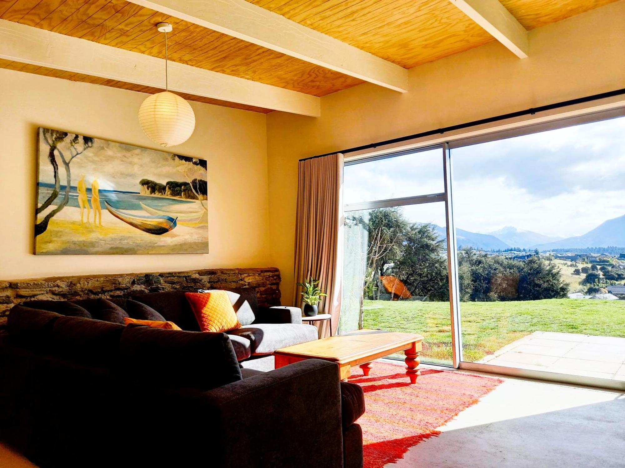The Hidden Spring Hotel Wanaka Bagian luar foto