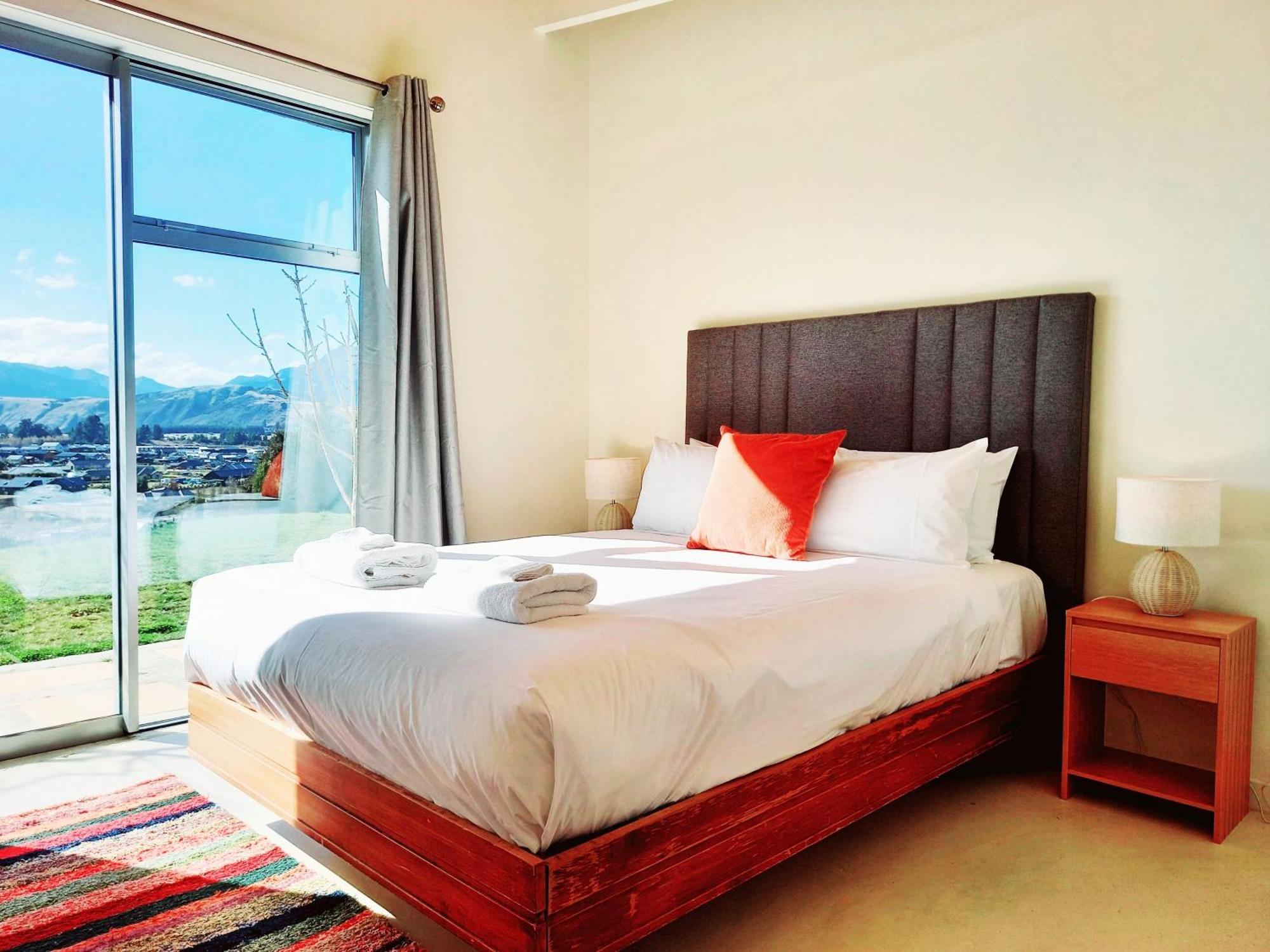 The Hidden Spring Hotel Wanaka Bagian luar foto