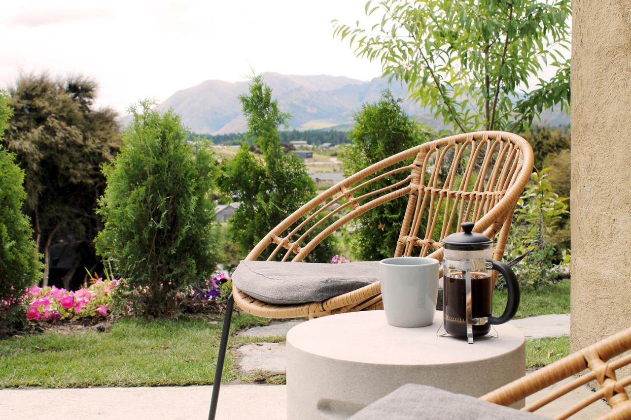 The Hidden Spring Hotel Wanaka Bagian luar foto