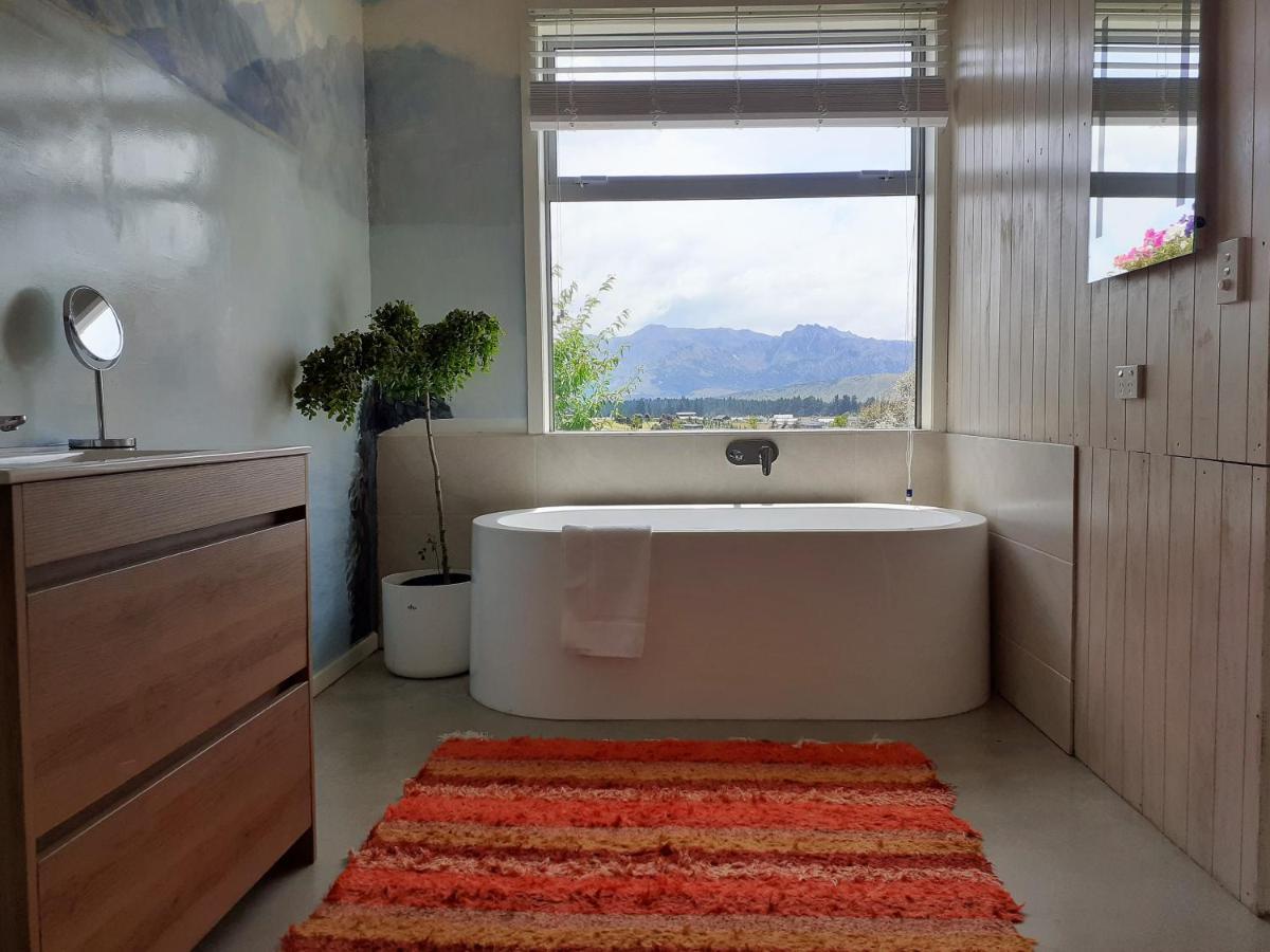The Hidden Spring Hotel Wanaka Bagian luar foto