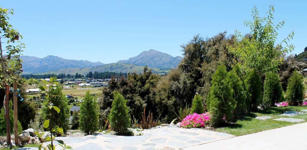 The Hidden Spring Hotel Wanaka Bagian luar foto